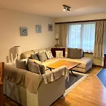 Modern With Free Parking アパート テッシュ