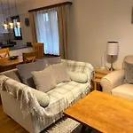 Modern With Free Parking アパート テッシュ