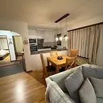 Modern With Free Parking Apartment Tasch