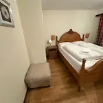 Modern With Free Parking Tasch