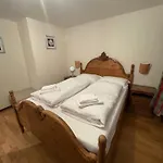 Modern With Free Parking *