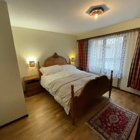 Modern With Free Parking Apartment