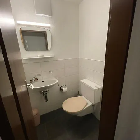 Modern With Free Parking *