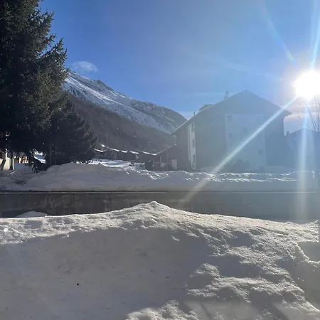 Modern With Free Parking 公寓