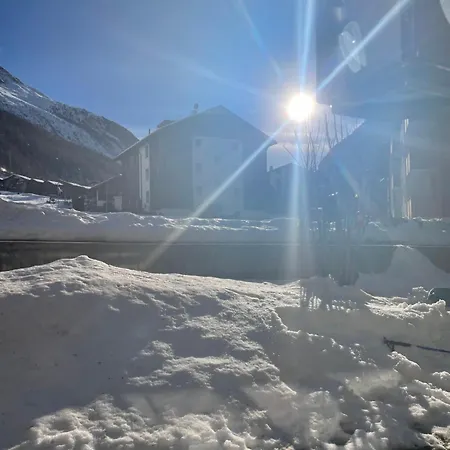 Modern With Free Parking 公寓