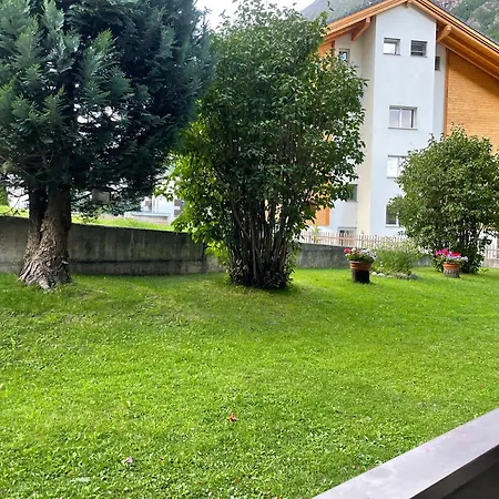 Modern With Free Parking Lejlighed