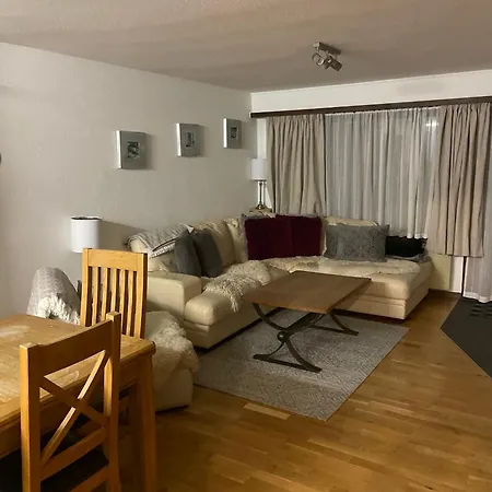 Modern With Free Parking 태쉬