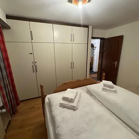 Modern With Free Parking *