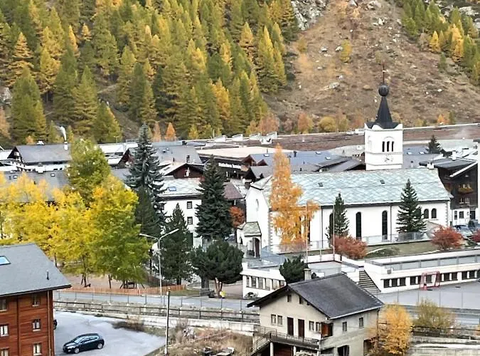 Modern With Free Parking *