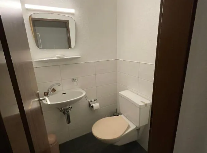 Modern With Free Parking *