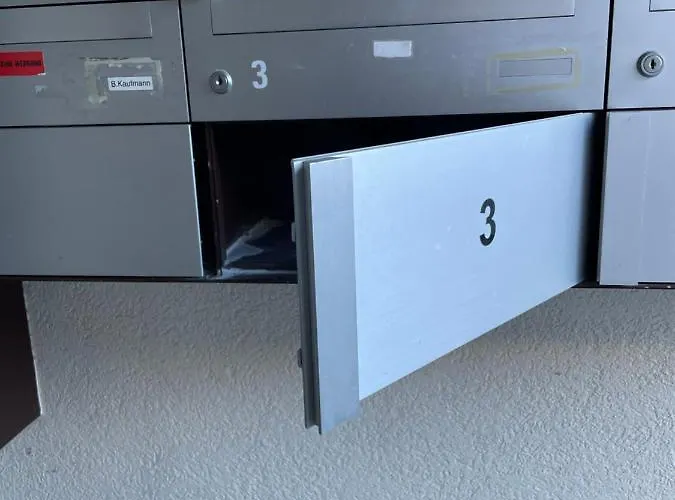 Modern With Free Parking Daire Täsch