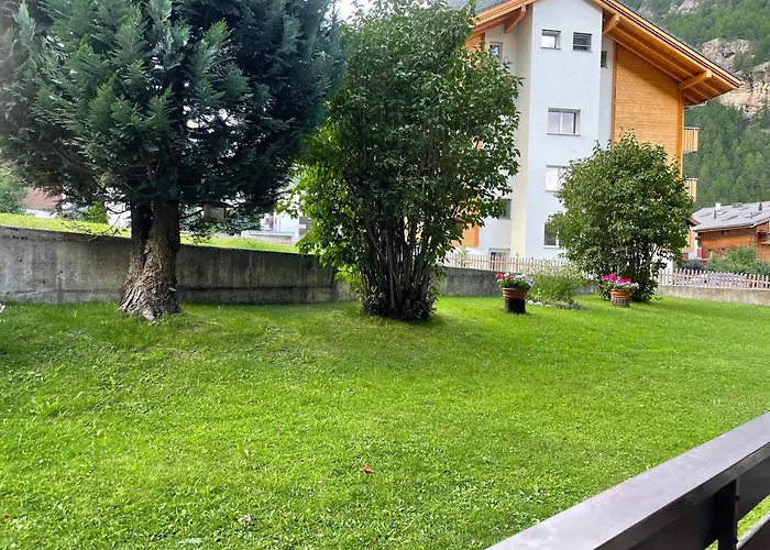 Modern With Free Parking Lejlighed