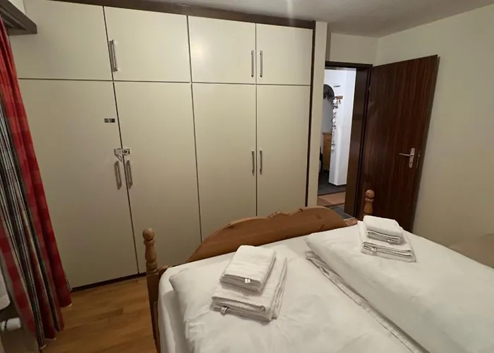 Modern With Free Parking *