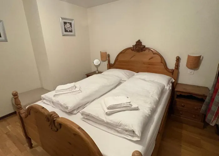 Modern With Free Parking *