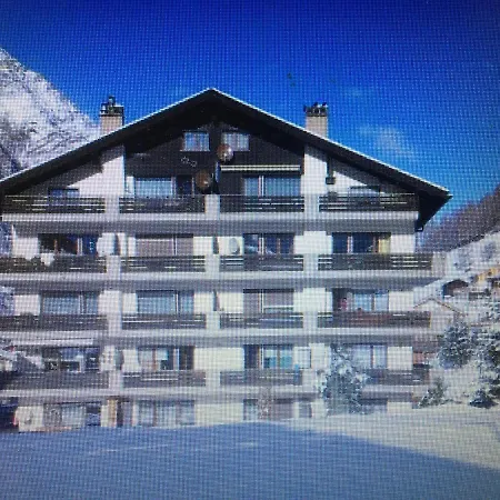 Modern With Free Parking *